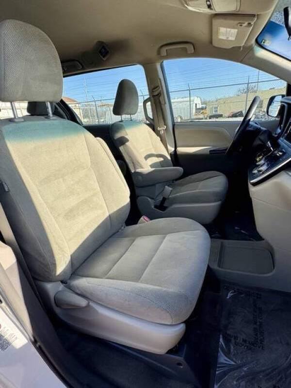 2017 Toyota Sienna L 7-Passenger