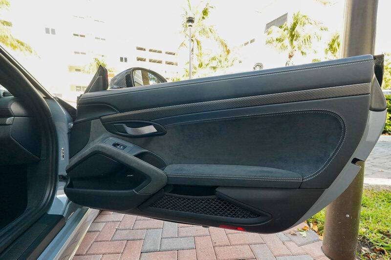 2024 Porsche 718 Cayman GT4 RS