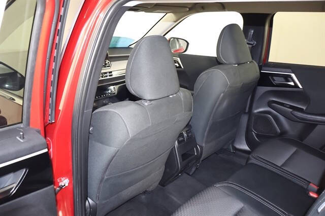 2024 Mitsubishi Outlander ES