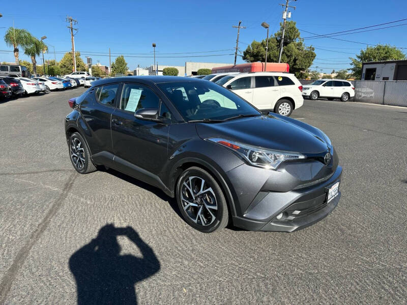 2018 Toyota C-HR XLE Premium photo 7