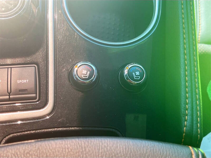 2023 Nissan Maxima 3.5 SR