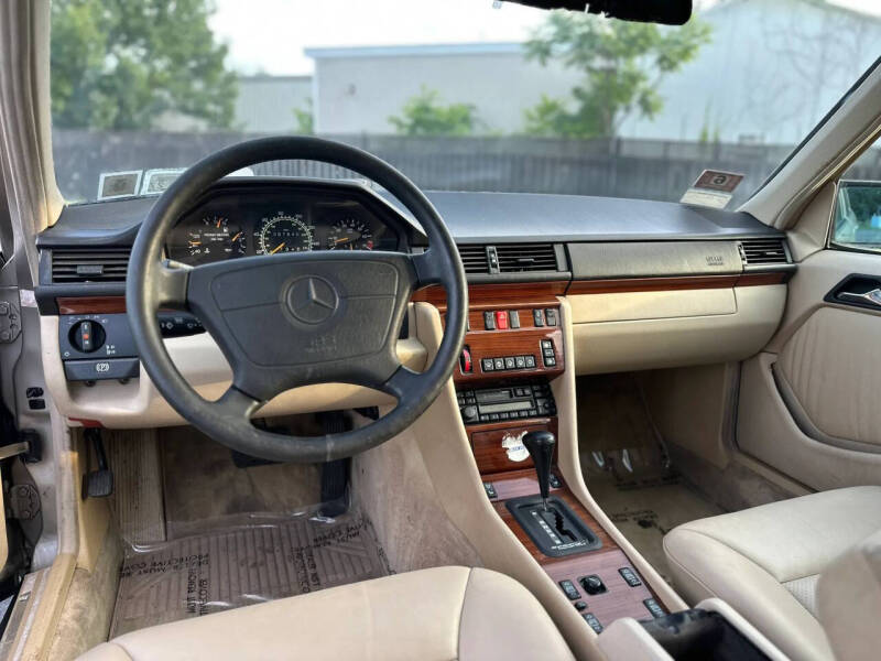 1994 Mercedes-Benz E-Class E 320