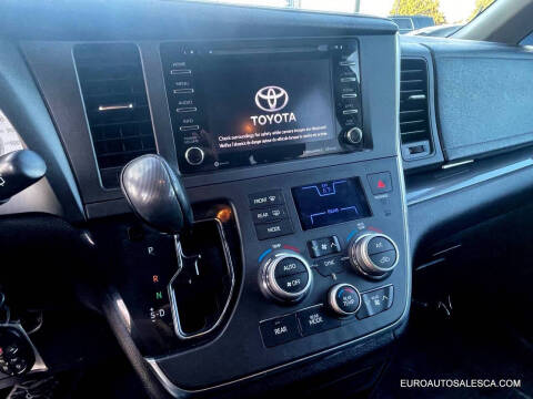 2018 Toyota Sienna SE Premium 8-Passenger