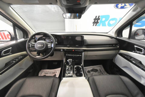 2024 Kia Carnival EX