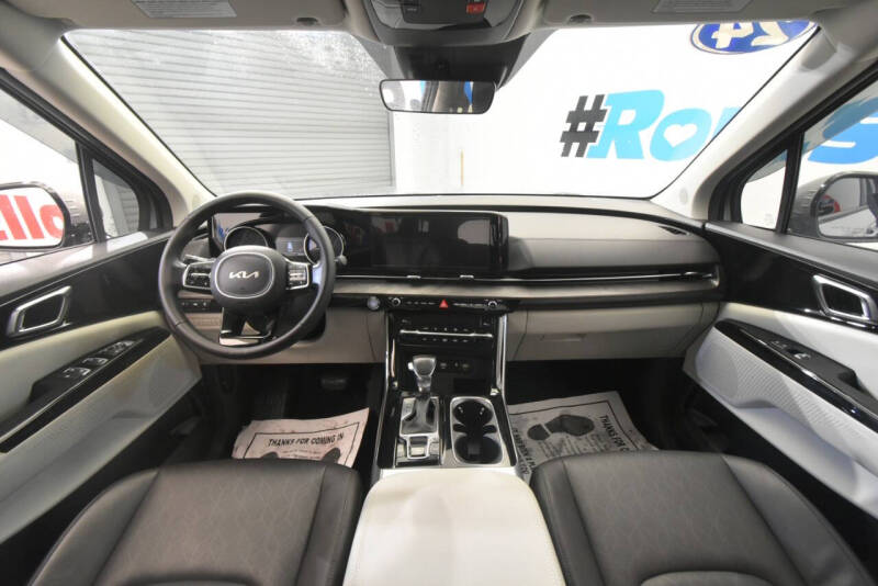 2024 Kia Carnival EX