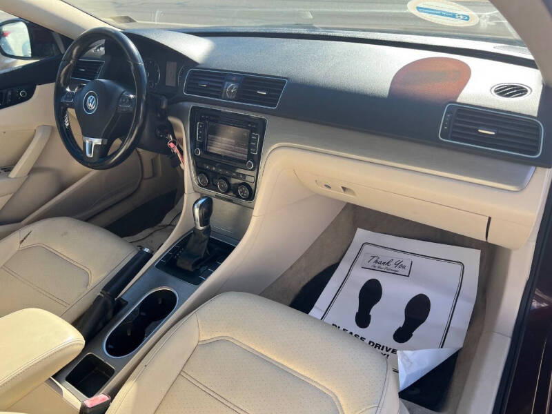 2014 Volkswagen Passat 2.5L SE PZEV