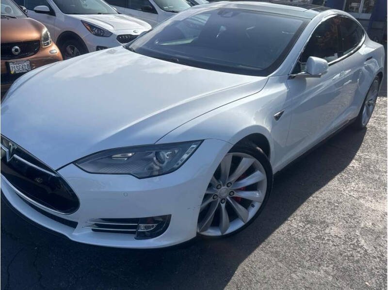 2015 Tesla Model S P85D's photo