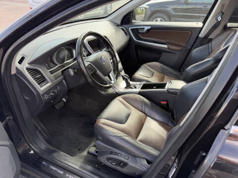 2017 Volvo XC60 T5 Dynamic