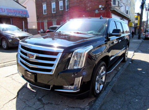 2018 Cadillac Escalade ESV Luxury