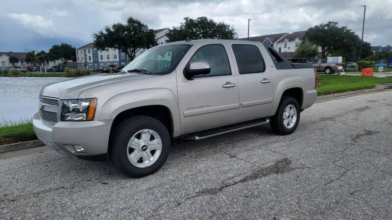 2009 Chevrolet Avalanche for sale at Street Auto Sales in Clearwater FL