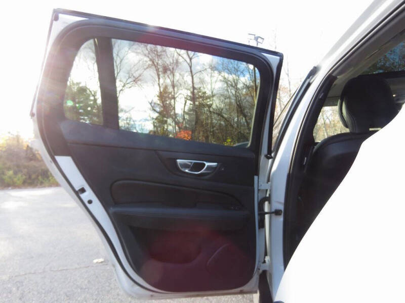 2022 Volvo V60 Cross Country T5