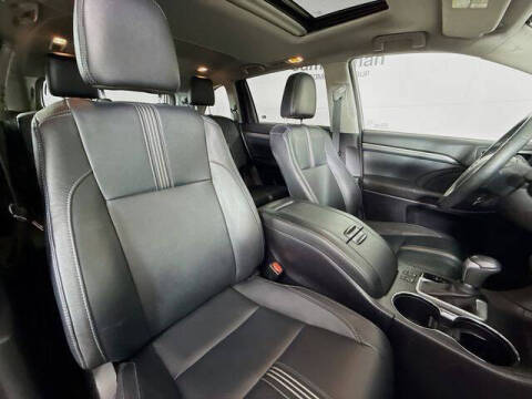 2017 Toyota Highlander SE