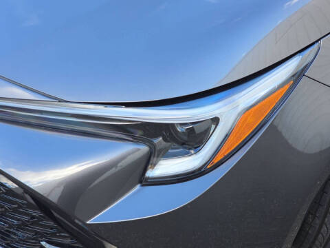 2025 Toyota Corolla Hatchback SE