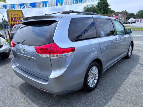 2012 Toyota Sienna