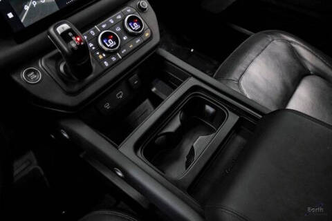 2024 Land Rover Defender 130 P400 X-Dynamic SE