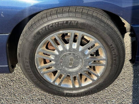 2008 Lincoln Town Car Signature Limited