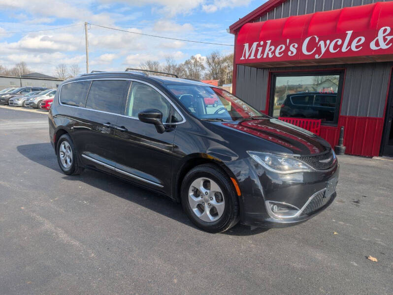 2017 Chrysler Pacifica Touring-L Plus