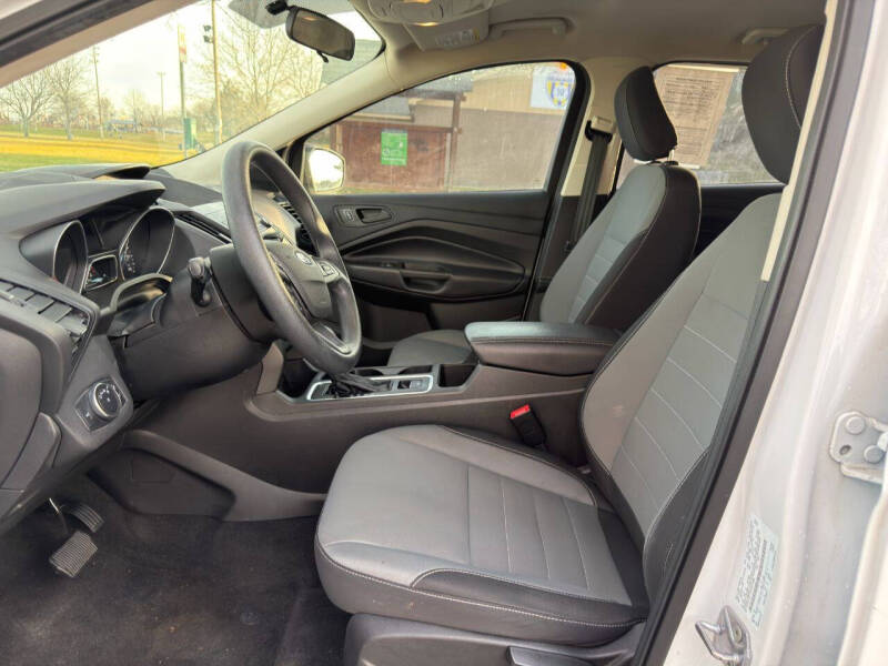 2019 Ford Escape S
