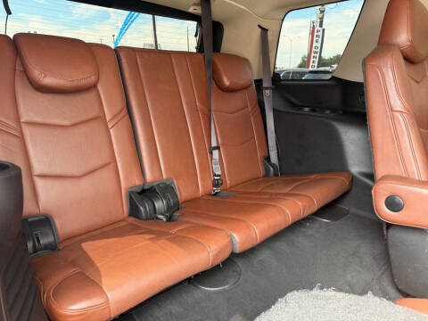 2016 Cadillac Escalade Luxury Collection