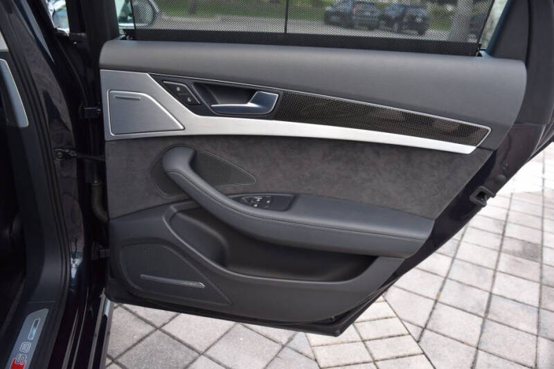 2015 Audi S8 4.0T quattro