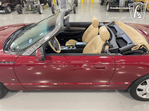 2004 Ford Thunderbird Deluxe