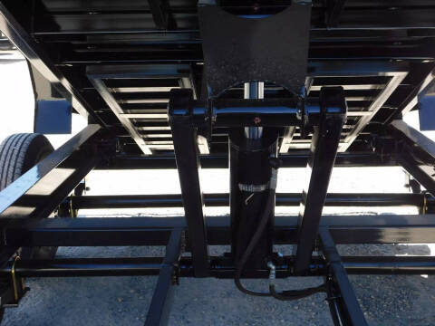 2026 PJ Trailers DL 14 x 83 Low Pro with Tarp R