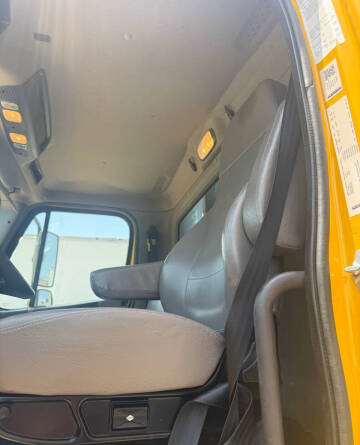 2020 Freightliner M2 106