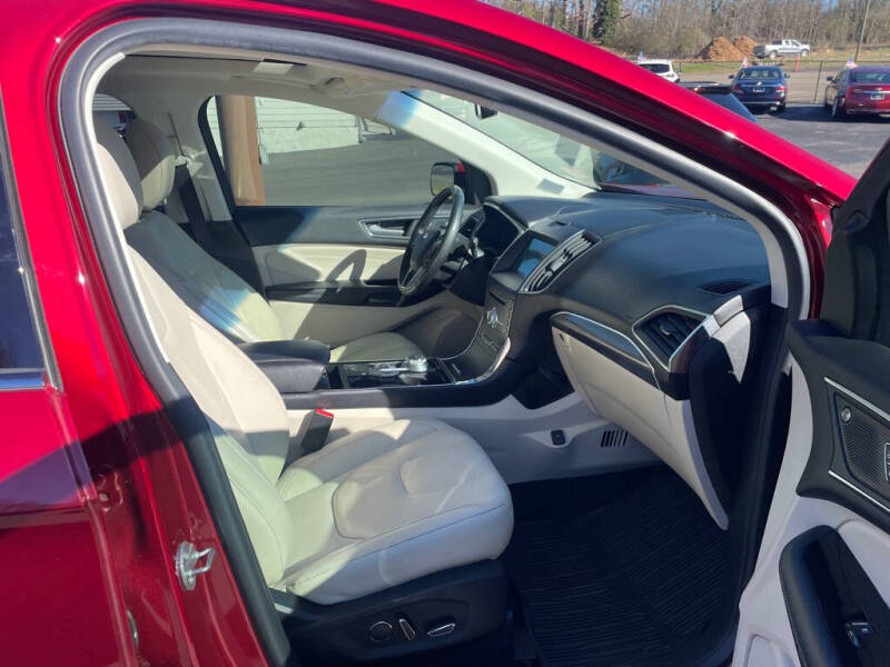 2019 Ford Edge Titanium