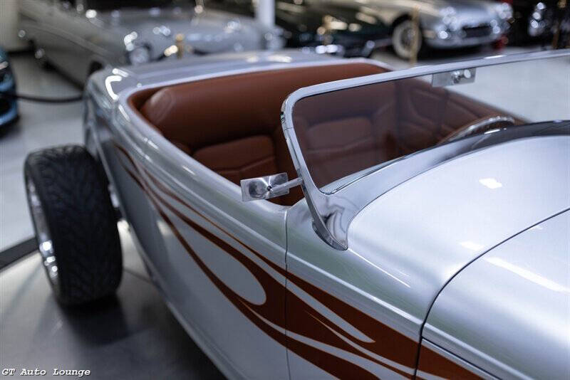 1932 Ford Roadster 15