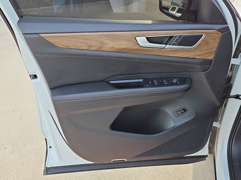 2025 Volkswagen Atlas SE