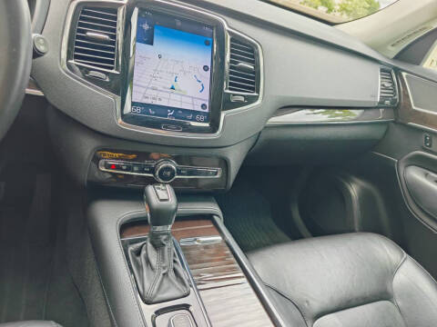 2018 Volvo XC90 T5 Momentum 7-Passenger