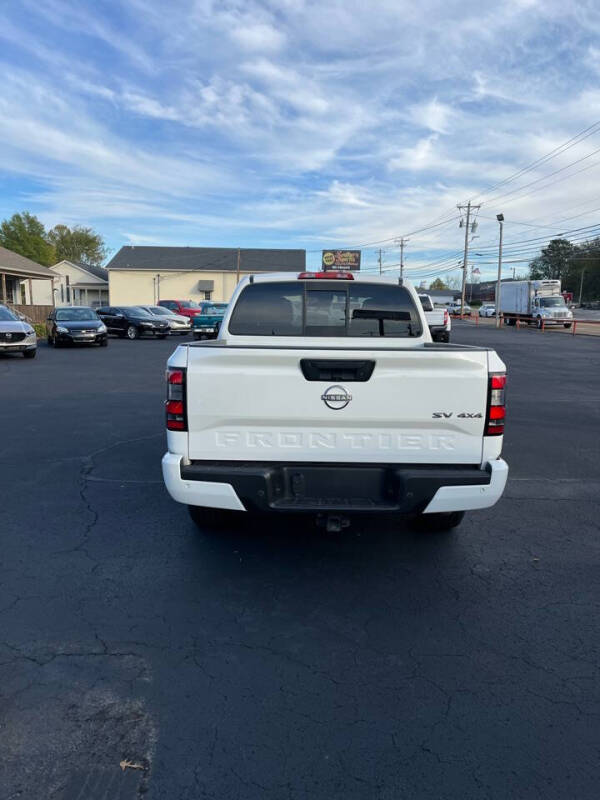 2022 Nissan Frontier SV photo 5