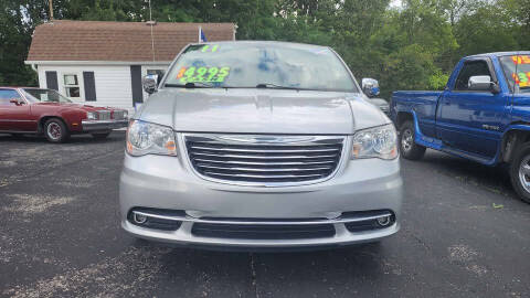 2011 Chrysler Town and Country Touring-L