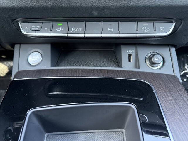 2024 Audi Q5 e quattro S line Premium 55 TFSI