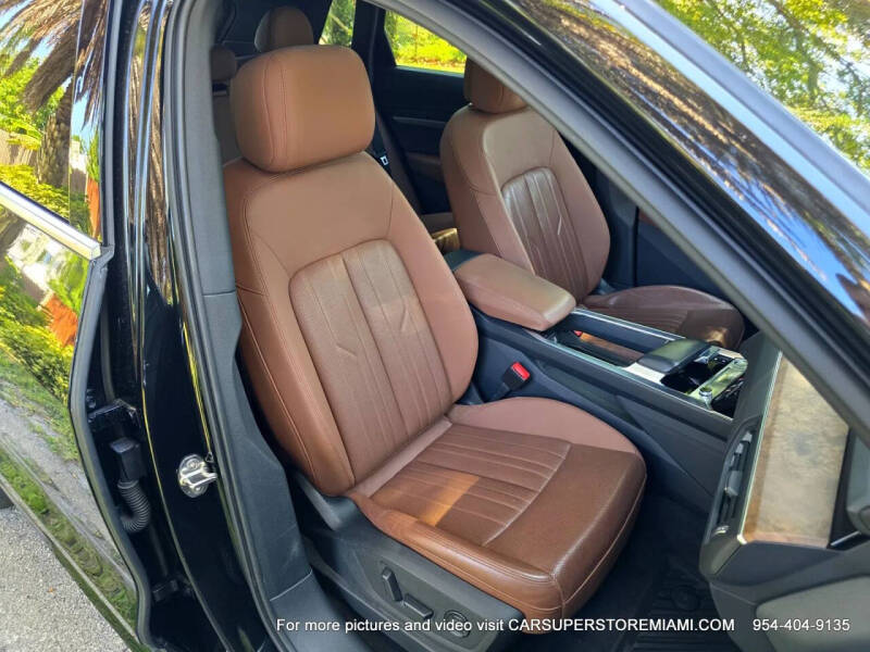 2019 Audi e-tron quattro Premium Plus