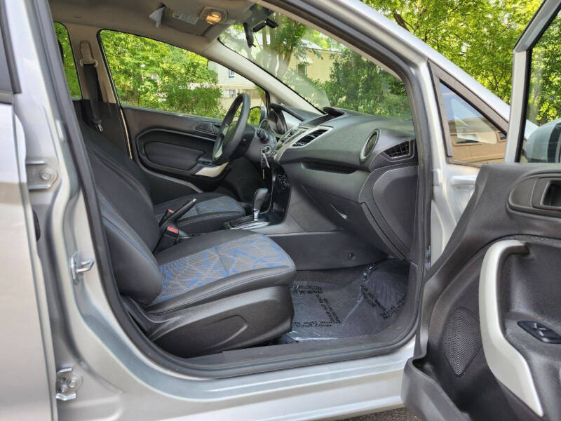 2012 Ford Fiesta SE