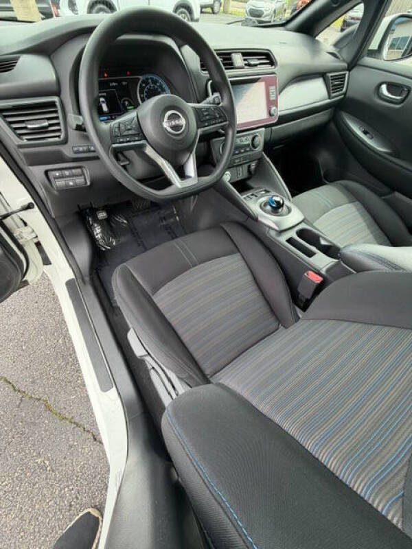 2023 Nissan LEAF S