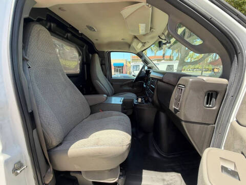 2023 GMC Savana 2500