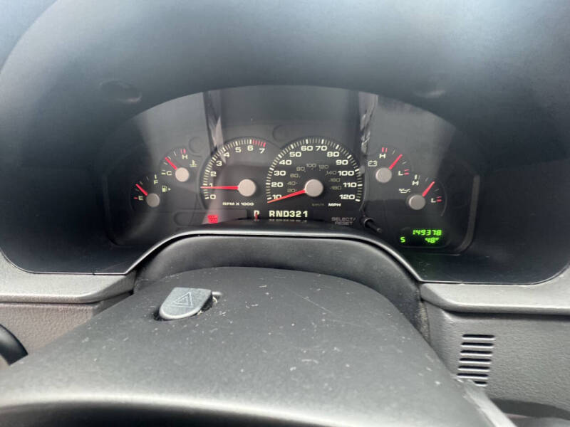 2004 Ford Explorer XLT