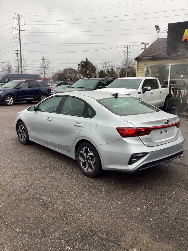 2019 Kia FORTE LXS photo 8