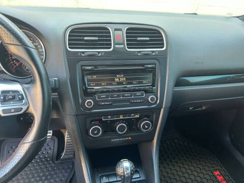 2014 Volkswagen GTI Wolfsburg Edition PZEV