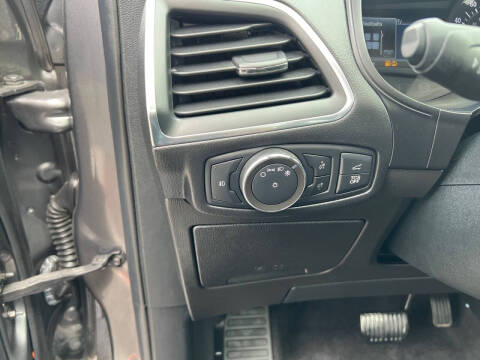 2022 Ford Edge Titanium