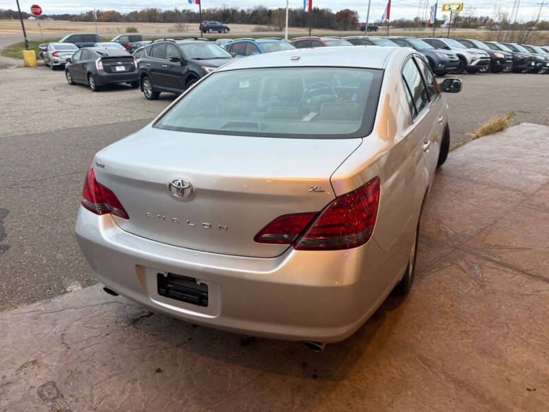 2009 Toyota Avalon XLS