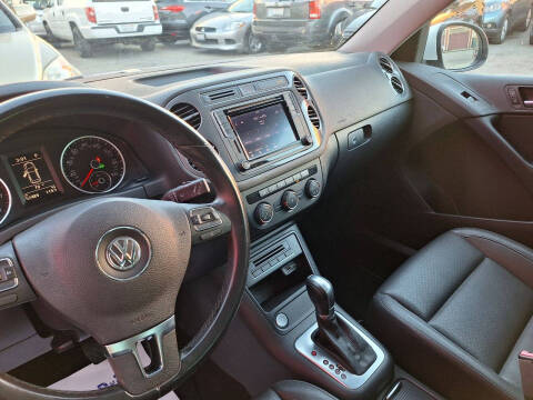2017 Volkswagen Tiguan 2.0T Wolfsburg Edition