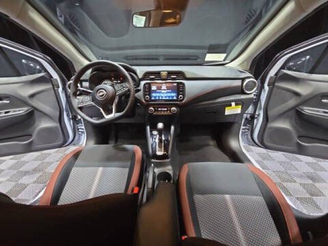 2025 Nissan Versa SR