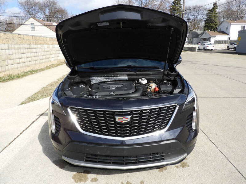 2023 Cadillac XT4 Premium Luxury