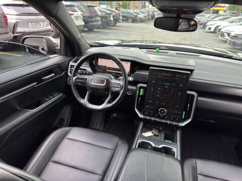 2024 GMC Acadia Elevation
