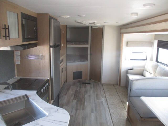 2022 SOLD Forest River Prime Time Avenger 27DBS