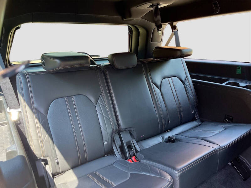 2022 Ford Expedition MAX Platinum