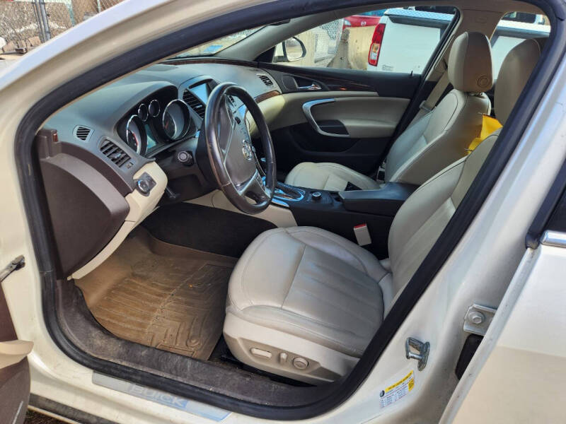 2012 Buick Regal Premium 2